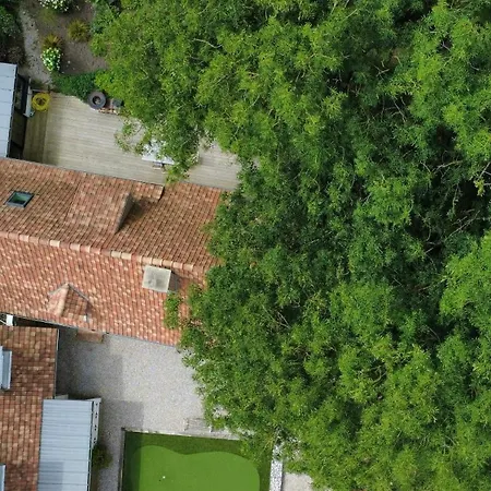 Holiday home 18th-century Barn Near Montreuil Aix-en-Issart